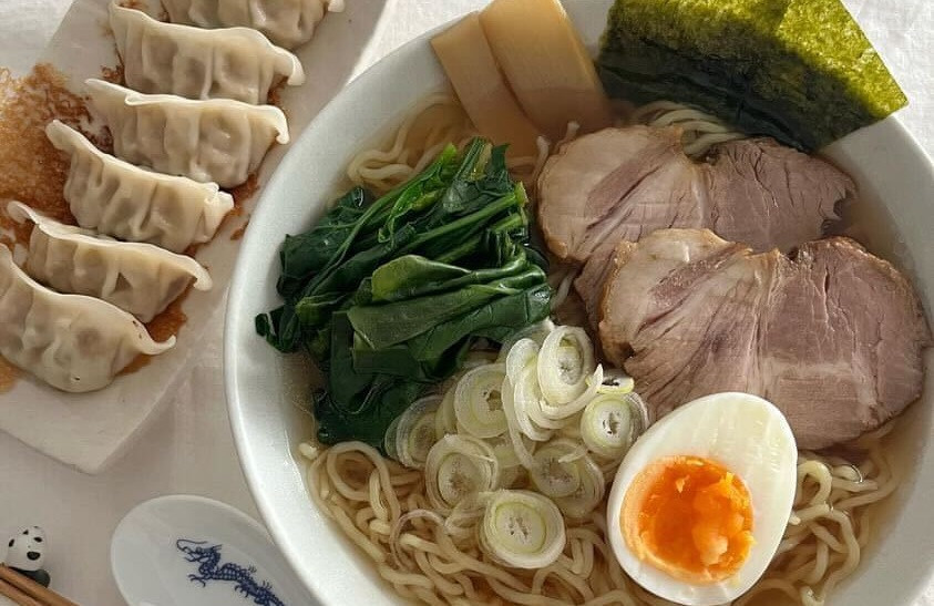 
めんつう 特選ラーメン 味比べ 12食 （醤油 味噌 塩 各4食） 食べ比べ セット 専門店の味 工場直送 生麺 ラーメン王国新潟の麺卸業者 2N02014
