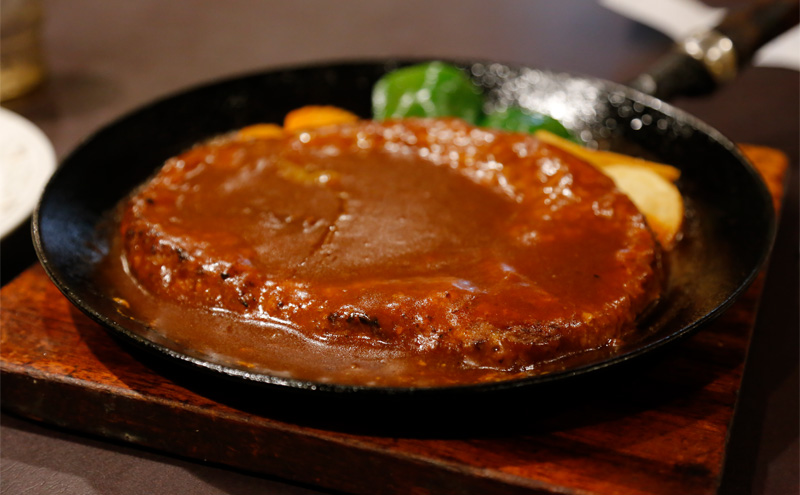 北海道産 黒牛 超ジャンボハンバーグ 500g×2【こだわりの美深黒牛】【 牛 黒牛 牛肉 ハンバーグ おかず 北海道 美深 送料無料 】