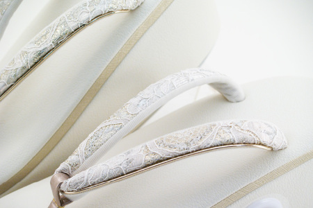 振袖用 草履 バック セット【ゴールド】Lサイズ [世美庵 埼玉県 小川町 221 ]ぞうり 履物 女性用 婦人用 成人式 結婚式 披露宴 振袖 礼装 レース 厚底 ハイヒール草履 ガマ口 がま口 日