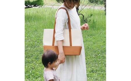 【2026年6月上旬発送開始】【 AKIRA オリジナル】【マツコの知らない世界 で紹介されました！】 大きなトートバッグ メンズショルダータイプ 黒帆布×ベージュ A4対応 大きい 大容量 軽量 軽