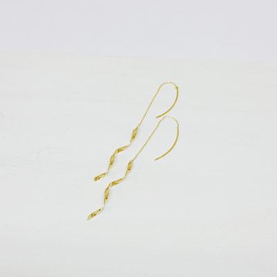 ふるさと納税 甲府市 K18 ねじり地金アメリカンピアス 05418 |  | 02