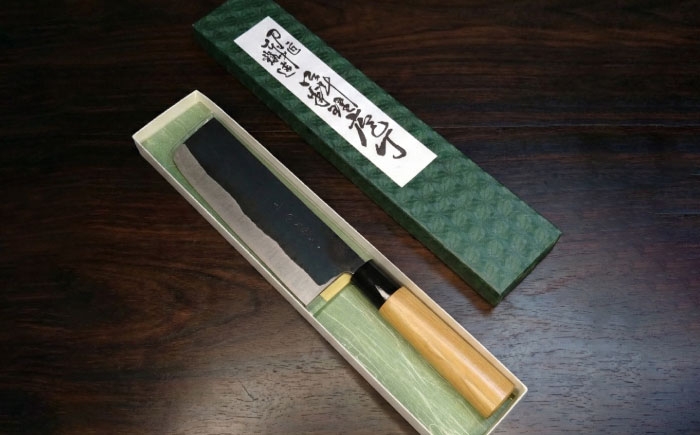 最高級安来鋼青紙鋼を使用！鍛冶屋職人による手造り鍛造の菜切包丁