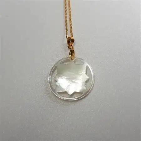 25ミリ!「丸と四角」のペンダント　白蝶貝_装飾品・工芸品 ペンダント・ネックレス アクセサリー _【1261287】