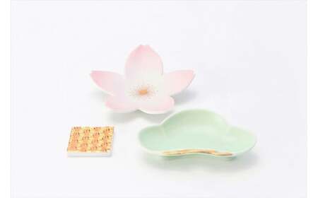 有田焼 HAPPYSET 6点【丸兄商社】食器 器 うつわ 陶磁器 食器セット セット 皿 小皿 小付 小鉢 ぐい呑み 箸置 梅 松 鶴 麻の葉 縁起物 華やか お祝い お正月 ハレの日 A50-30