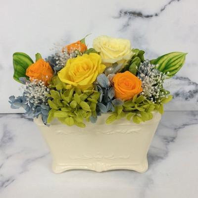 ふるさと納税 須賀川市 【プリザーブドフラワー白陶器C・桃のコンポート】ギフトに　薔薇の花　バラのフラワーアレンジメント |  | 01