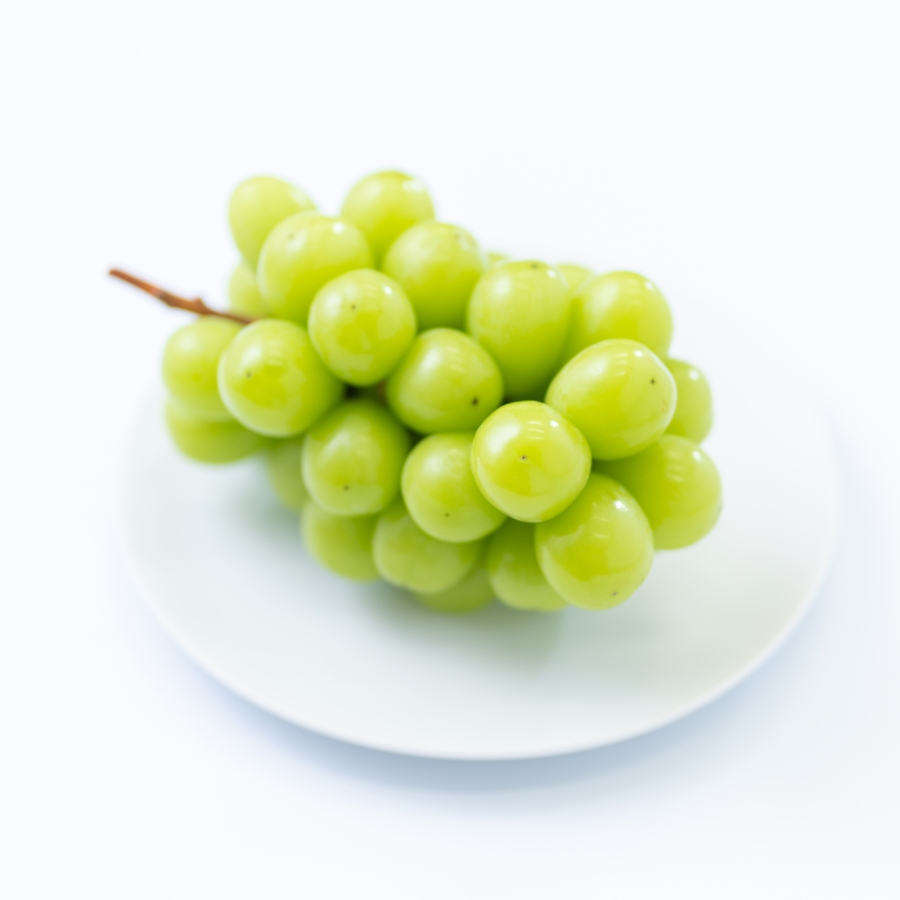 ＜岩田屋本店・南国フルーツ＞大分・日田産『蔵出し』シャインマスカット４Lサイズ(700ｇ以上）1房