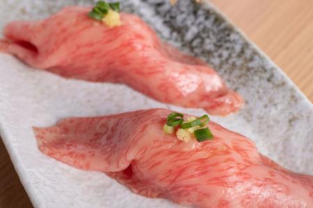 【浅草】焼肉ビースト 特産品特上ランチ・ディナー共通コース 2名様（1年間有効） お店でふるなび美食体験 FN-Gourmet1072529