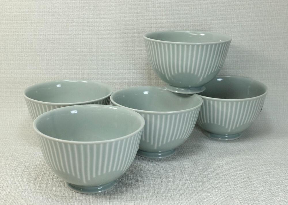 【AB1085】【波佐見焼】φ13ｃｍの小さめ丼５個組  花ふわりグレー 【西海陶器】 ５ 30591