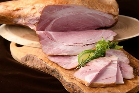 【北海道】特大サイズ8㎏の骨付きモモハム　特大骨付きハム　大きいハム　パーティー向きハム