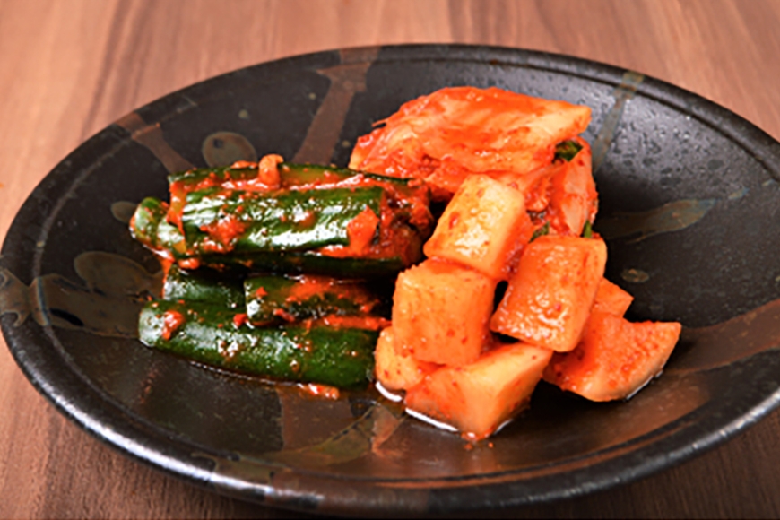 
                  キムチ 焼肉屋の手作りキムチ 6種類 セット 計800g [Farmers Kitchen Japan 愛知県 岡崎市 ok23bzw970001] 漬物 白菜 大根 胡瓜 セロリ 梅干し ごぼう ごはん てづくり
                