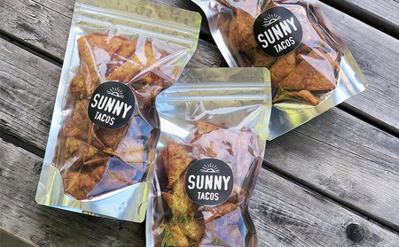 【SUNNY TACOS】黒糖シナモンチップス 5500ｇ (110g × 50個） 沖縄県 おきなわ 国産 県産 サニー タコス こだわり お菓子 手軽 子ども やみつき スナック おいしい 美味し