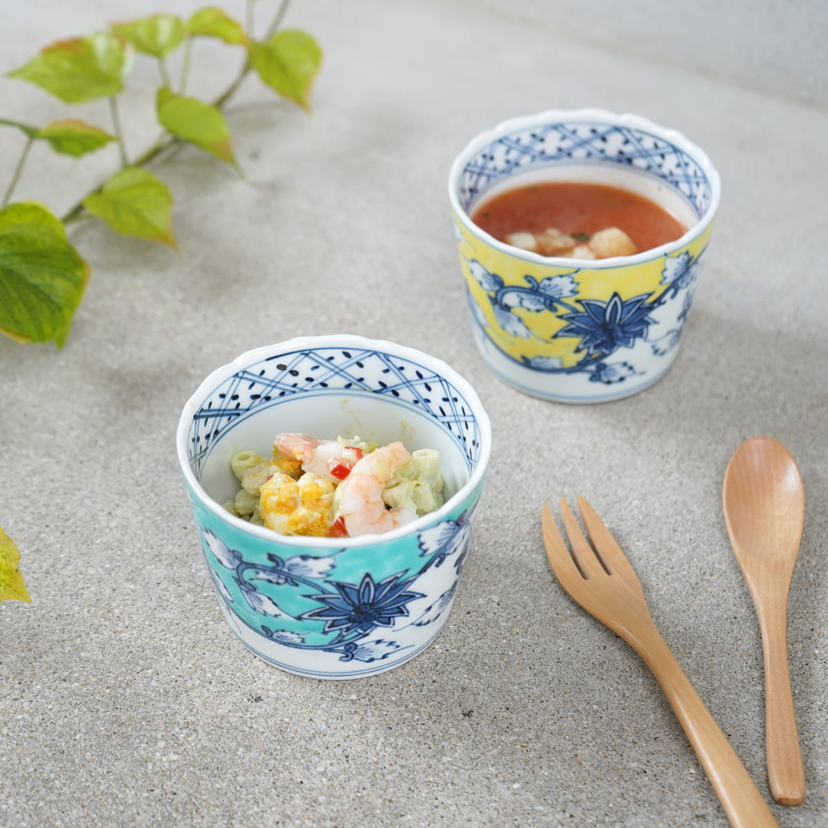 【ふるさと納税】有田焼 花唐草そばちょこペア(黄・青）よう楽庵・たかすオリジナル 35000円 3.5万円 A35-546