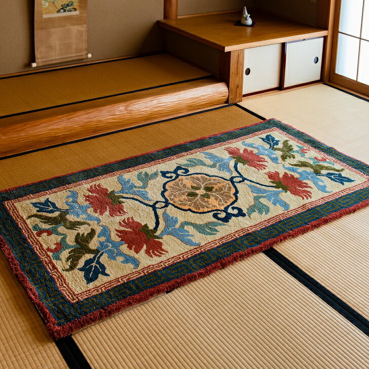 【ふるさと納税】鍋島緞通[手刺繍]唐草芍薬文縁二重雷文/灰地緑:D127-005
