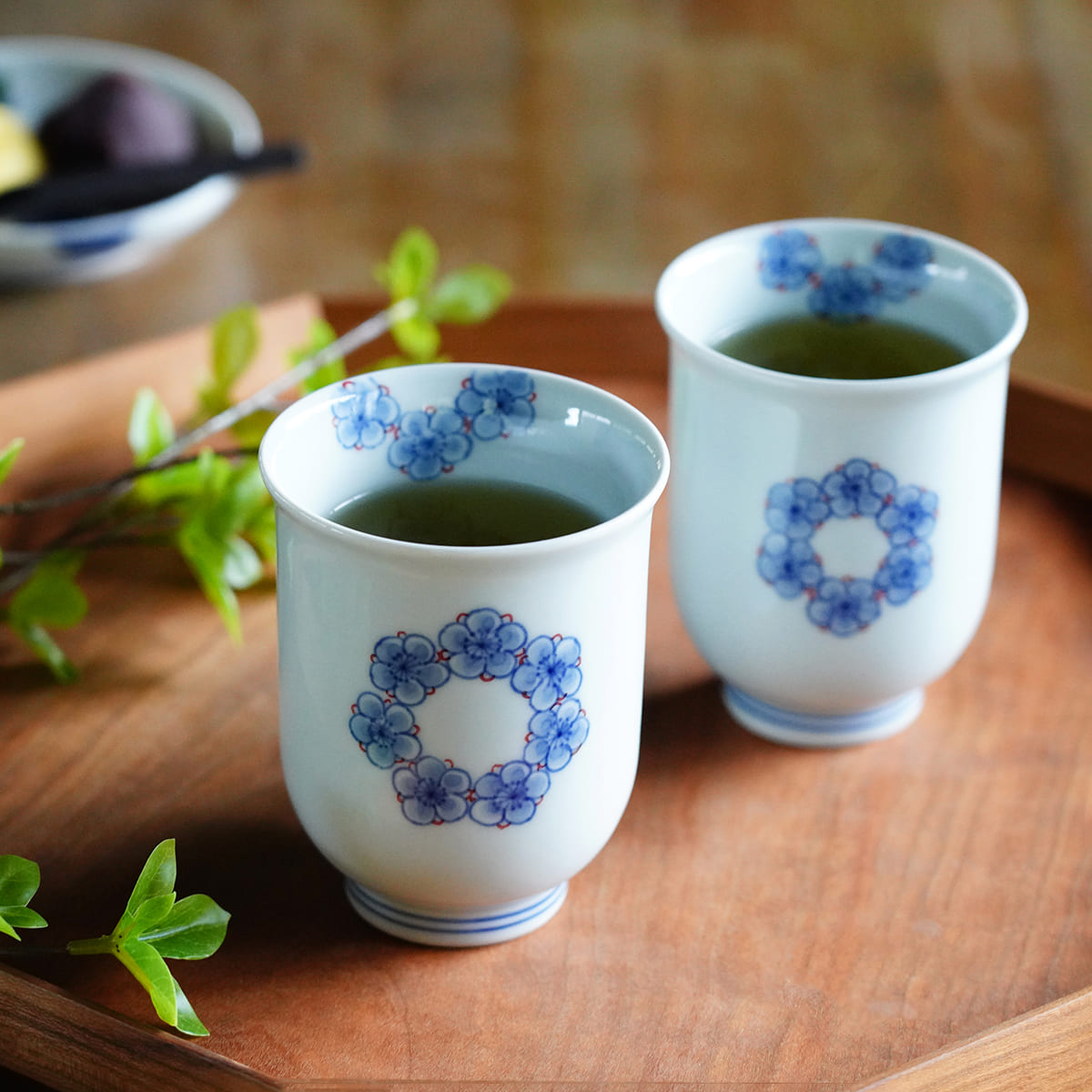 【ふるさと納税】しん窯 青花 染錦梅文反り組湯呑 有田焼 湯呑み ゆのみ カップ 2個 セット ギフト 贈答 35000円 3.5万円 A35-538