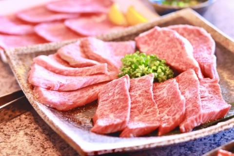 【近江牛 焼肉用セット(肩ロース・バラ 3kg)】肉 牛肉 ブランド牛 三大和牛 和牛 黒毛和牛 国産 バーベキュー 贈り物 ギフト プレゼント 冷凍 滋賀県 竜王