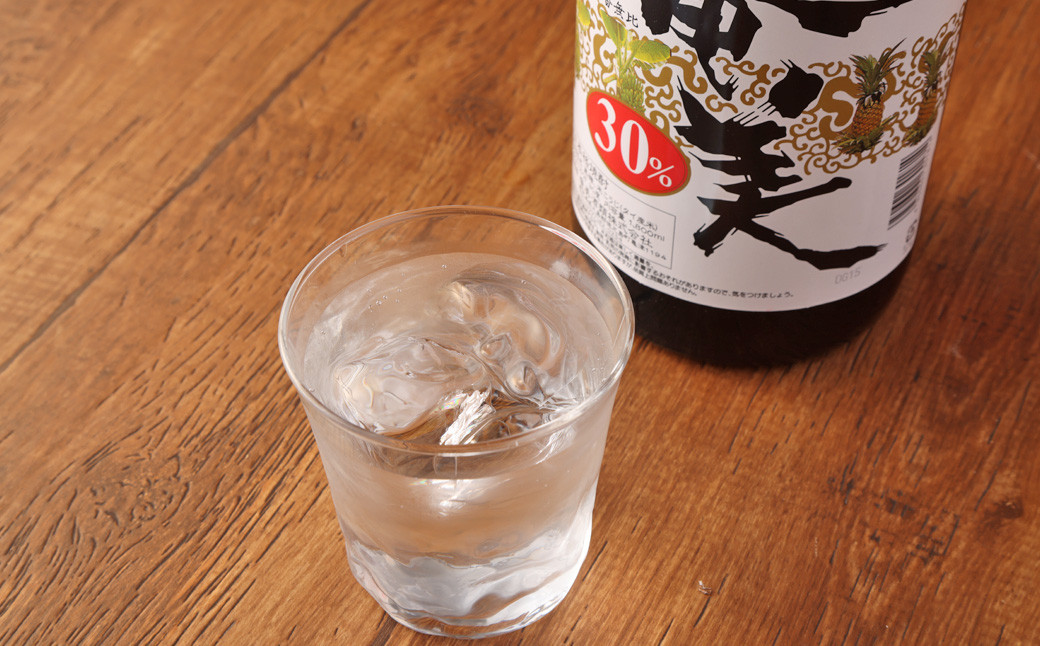 奄美酒類 本格 黒糖焼酎 【奄美30度】 一升瓶 1.8L 鹿児島 徳之島 焼酎 お酒