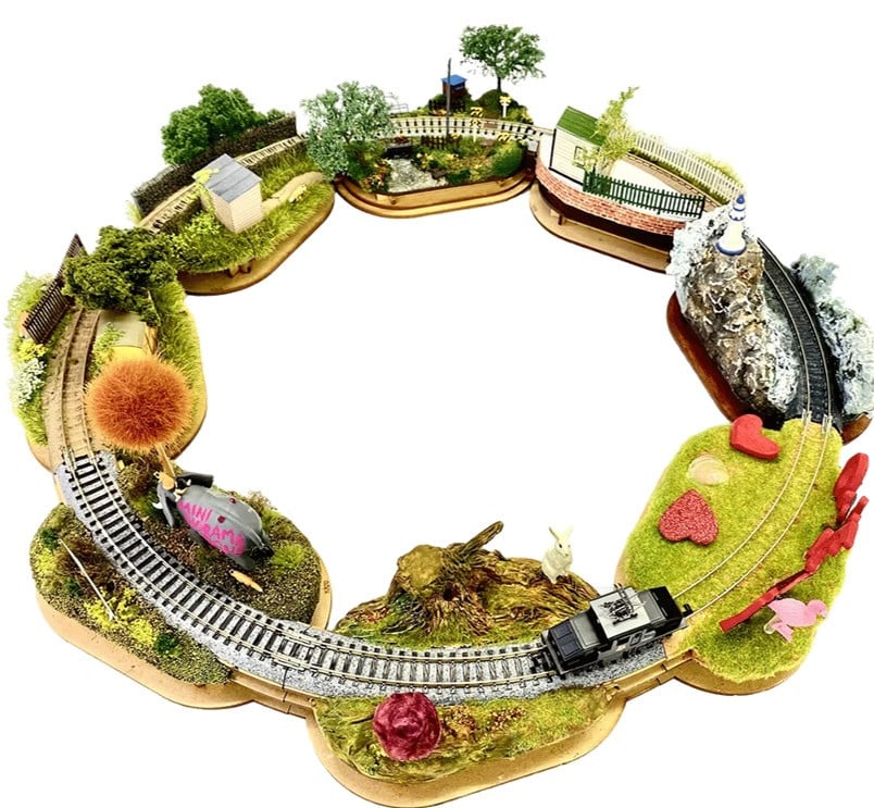 
            ミニジオラマ制作体験＋鉄道模型コンテスト参加 鉄道 模型 コンテスト 夏休み イベント フィギュア 小物 作品 体験 東京 新宿 0055-006-S06
          
