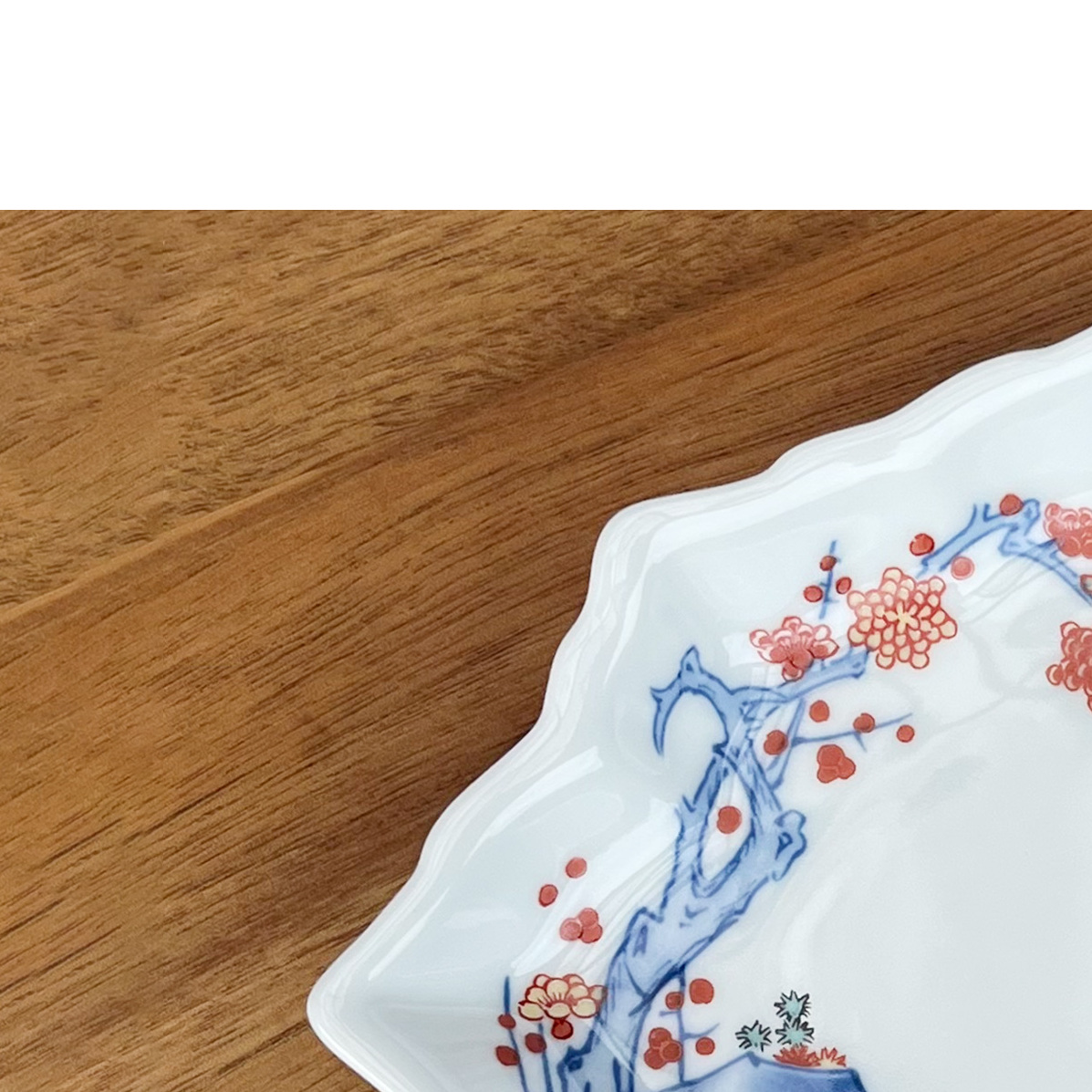 有田焼 色絵梅花人物文木の葉形銘々皿 2枚 セット 【有田焼 花伝作】食器 器 うつわ 和皿 銘々皿 上品 日本食 梅 花 銘々皿 35000円 A35-379_イメージ2