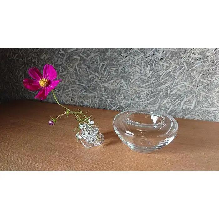 水たまりの花器（ガラスの花どめ付き）