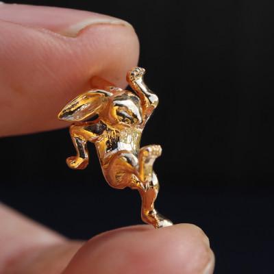 ふるさと納税 市川三郷町 【縄文アクセサリーDo_goods】 K18鳥獣戯画 うさぎのオブジェ小 700-217 |  | 01