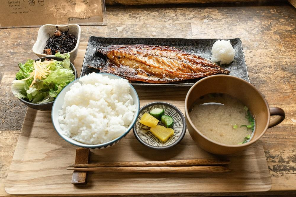 
干物カフェ　ヨリドコロ ペアお食事券
