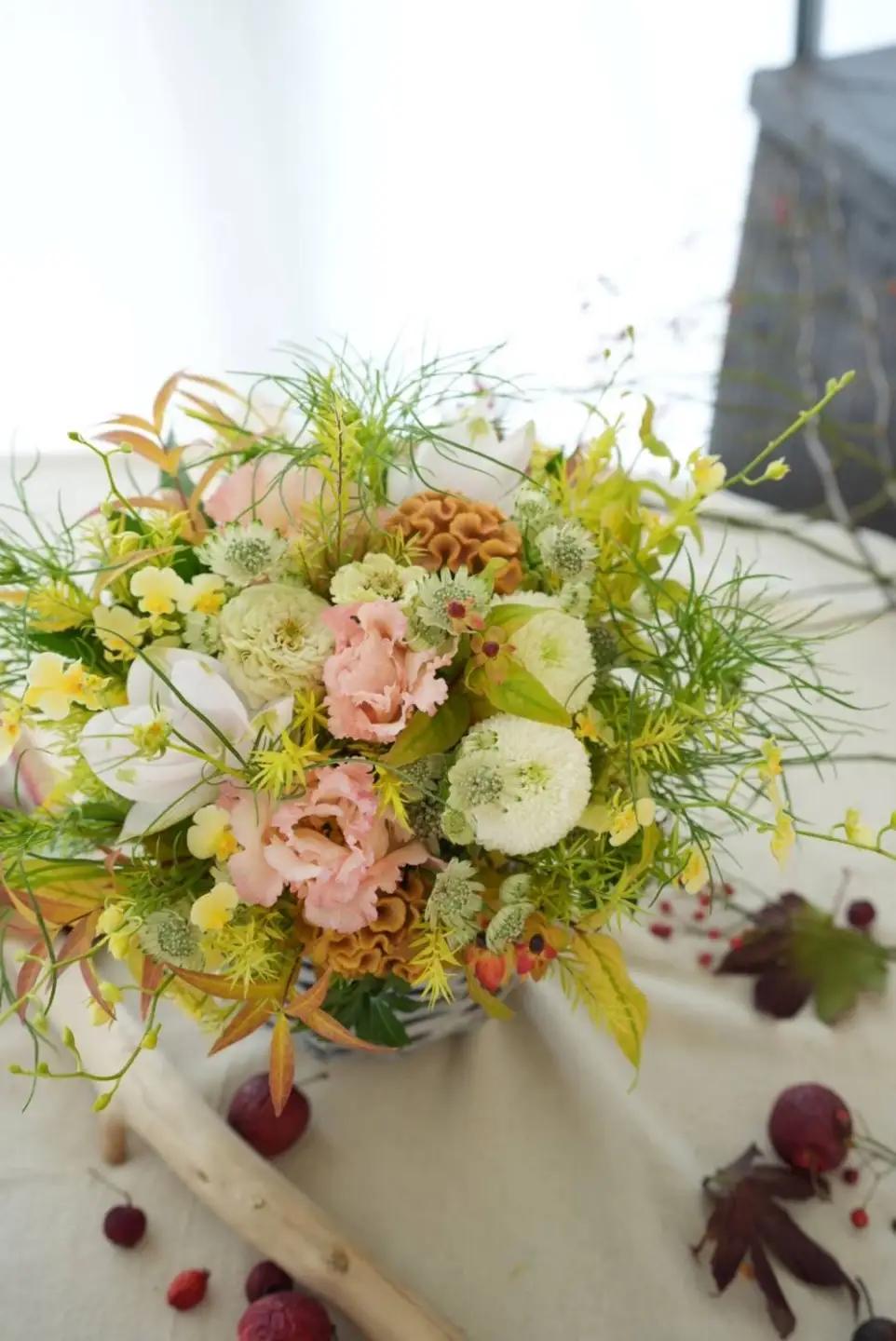 フラワーアレンジメント Lサイズ 花 花束 ブーケ アレンジ プレゼント 贈り物 花のある生活ドライフラワー 生花 お祝い 記念日　株式会社KACHA 45-010