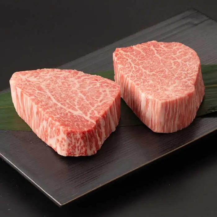 【全3回定期便】A5等級 佐賀牛 ヒレセット 計3.3kg（シャトーブリアン・ヒレサイコロステーキ） / 佐賀県 / 株式会社ナチュラルフーズ [41AFAB019]