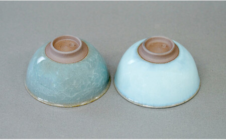有田焼 貫入月白茶碗 2色セット【梶原大敬 茂正工房】器 うつわ 食器 和食器 ちゃわん ご飯 ごはん お茶碗 ペア セット 2個 食器セット 青磁 貫入 月白 ブルー 作家 手仕事 ろくろ シンプル