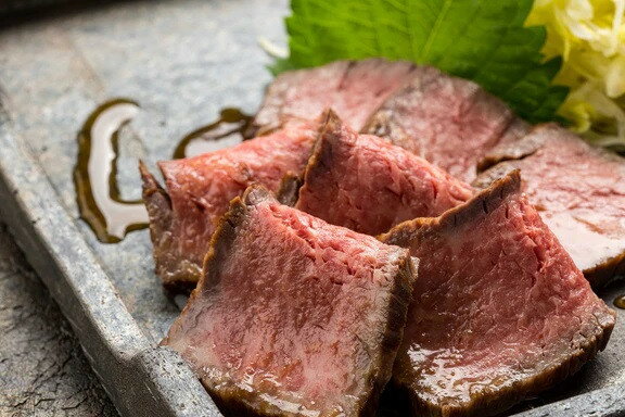 【ふるさと納税】 【飛騨牛 中村屋】飛騨牛　ローストビーフ ソース付 400g 惣菜 肉 おかず 晩ごはん 弁当 惣菜 晩酌 おつまみ 家飲み 便利 簡単調理 岐阜県 大垣市