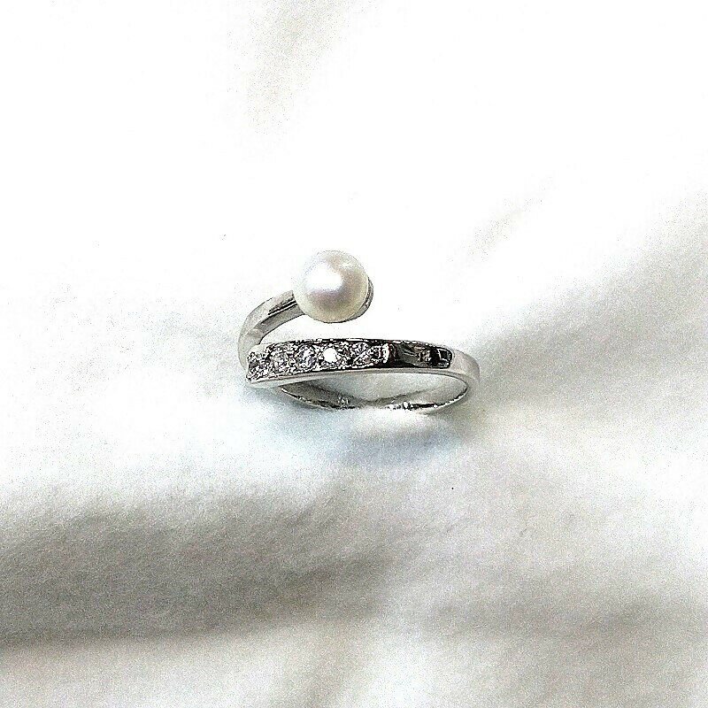【ふるさと納税】1924 リング・バンド（淡水本真珠・ボタン）SV製 リング 真珠の指輪 ファッションリング シルバー製リング 淡水真珠 母の日プレゼント 結婚記念日ギフト 自分へのご褒美 カジュアルアクセサリー フリーサイズ クリスマスプレゼント