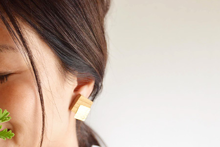 「木のアクセサリー」ケヤキ・真鍮のピアス 14KGF TR-9-1 徳島 那賀 木 天然木 木製 ケヤキ アクセサリー ピアス ジュエリー シンプル 上品 大人 エレガント かわいい おしゃれ オフィ