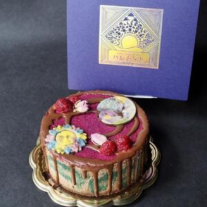ヴィーガンケーキ「Miracle」お誕生日ケーキとして、ローチョコレートケーキ【乳製品不使用】