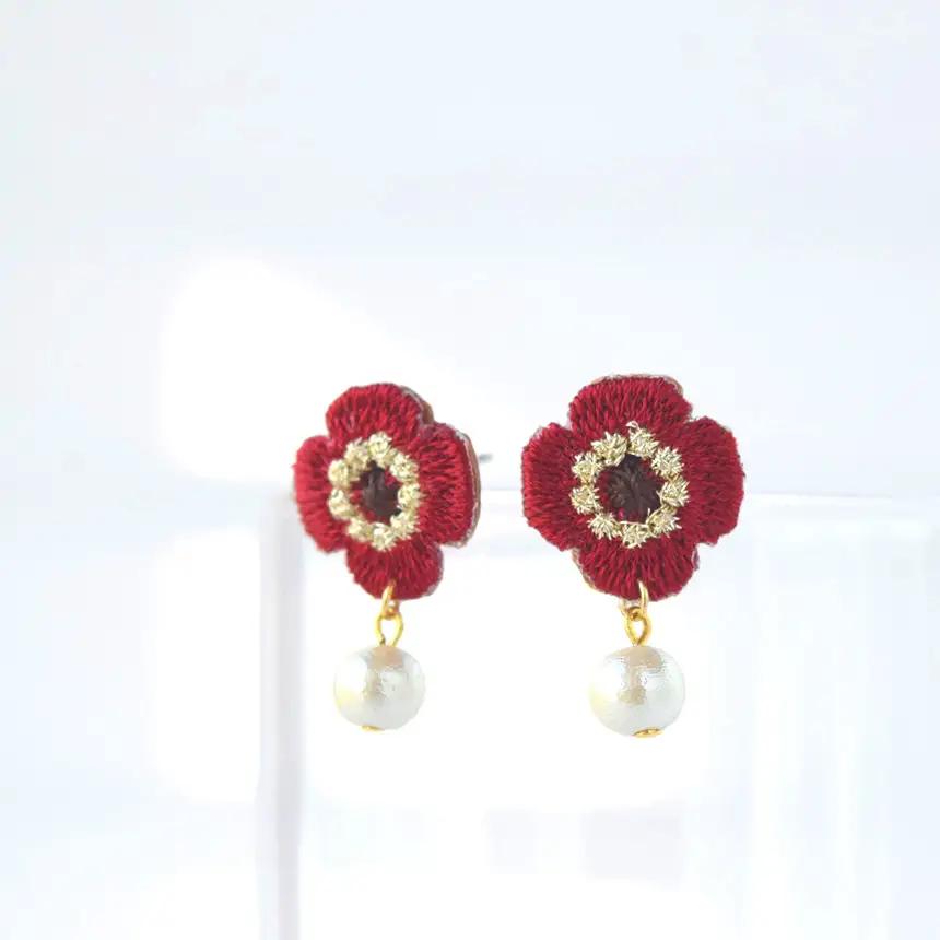 刺繍レースピアス【小花|ボルドー|コットンパール付き】樹脂ノンホールピアス