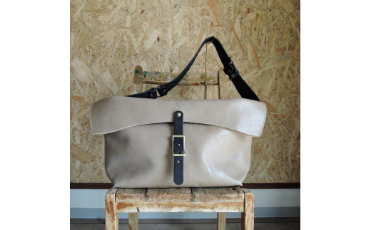 
                  【ORZO神戸オリジナル】メッセンジャーバッグOR320（Mサイズ）
                