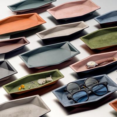 ふるさと納税 富山県 colmのレザートレイM オリーブ「好きなモノの魅力を引き立てる立体成型してつくった本革製トレイ」 |  | 02
