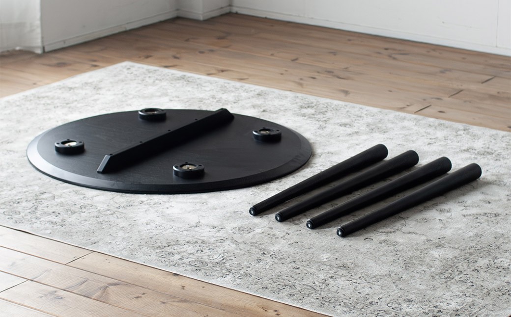 ブラックオーク材のラウンドダイニング （70cm） オーク材黒着色天然突板