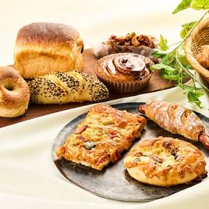 丸山パンの15種類おまかせ冷凍パンセット【配送不可地域：離島】【1585352】