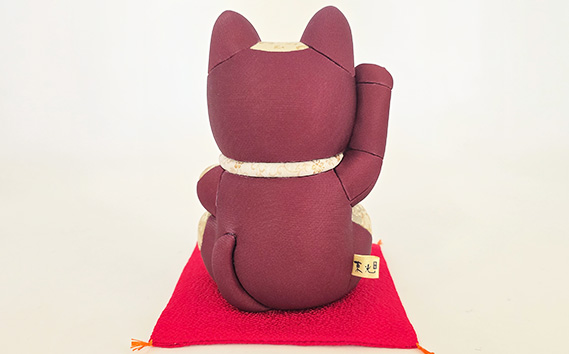No.267 木目込人形（招き猫・特大 アルファーズ） ／ まねきねこ 猫 飾り物 人形 置物 ちりめん 伝統工芸 縁起 開運招福 千客万来 商売繁盛 金運 インテリア プレゼント 雑貨 可愛い 柿沼