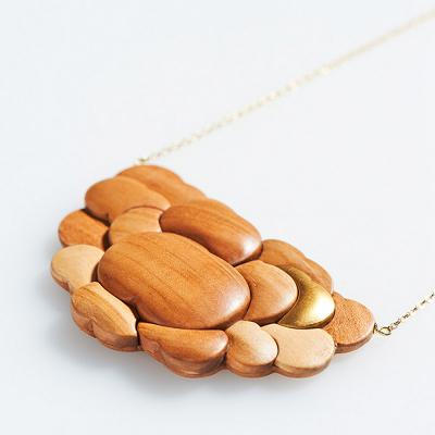 ふるさと納税 弘前市 ネックレス「りんごたち」(Long)|24_kms-230101 |  | 02