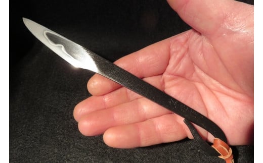 日本刀の材料で製作した小刀