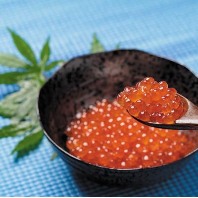 ふるさと納税 厚岸町 厚岸漁協イチオシ!【3D冷凍】いくら(80g)・しまえび(300g)セット |  | 01