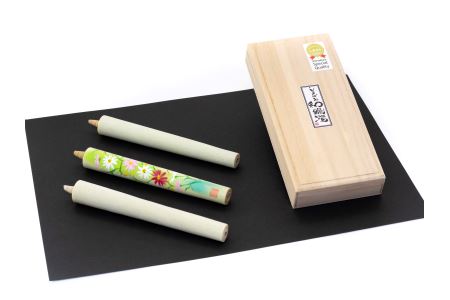 BB037温かな色合いとゆらぎに安らぐ　絵蝋燭３本セット(無地2本入り）