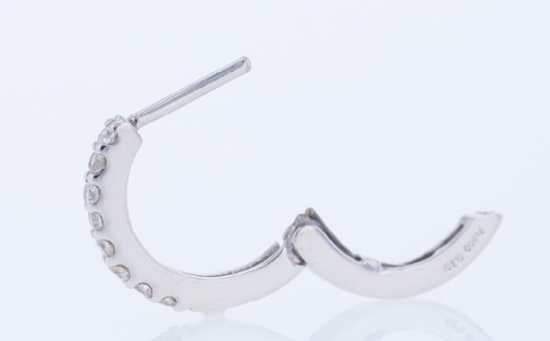 ARC-EN-CIEL PTダイヤピアス（計 0.20ct） J088