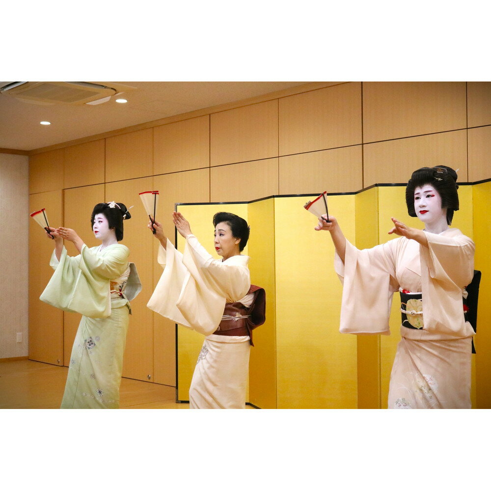 【ふるさと納税】【博多券番 芸妓7～8名】博多伝統芸能館　リクエスト公演