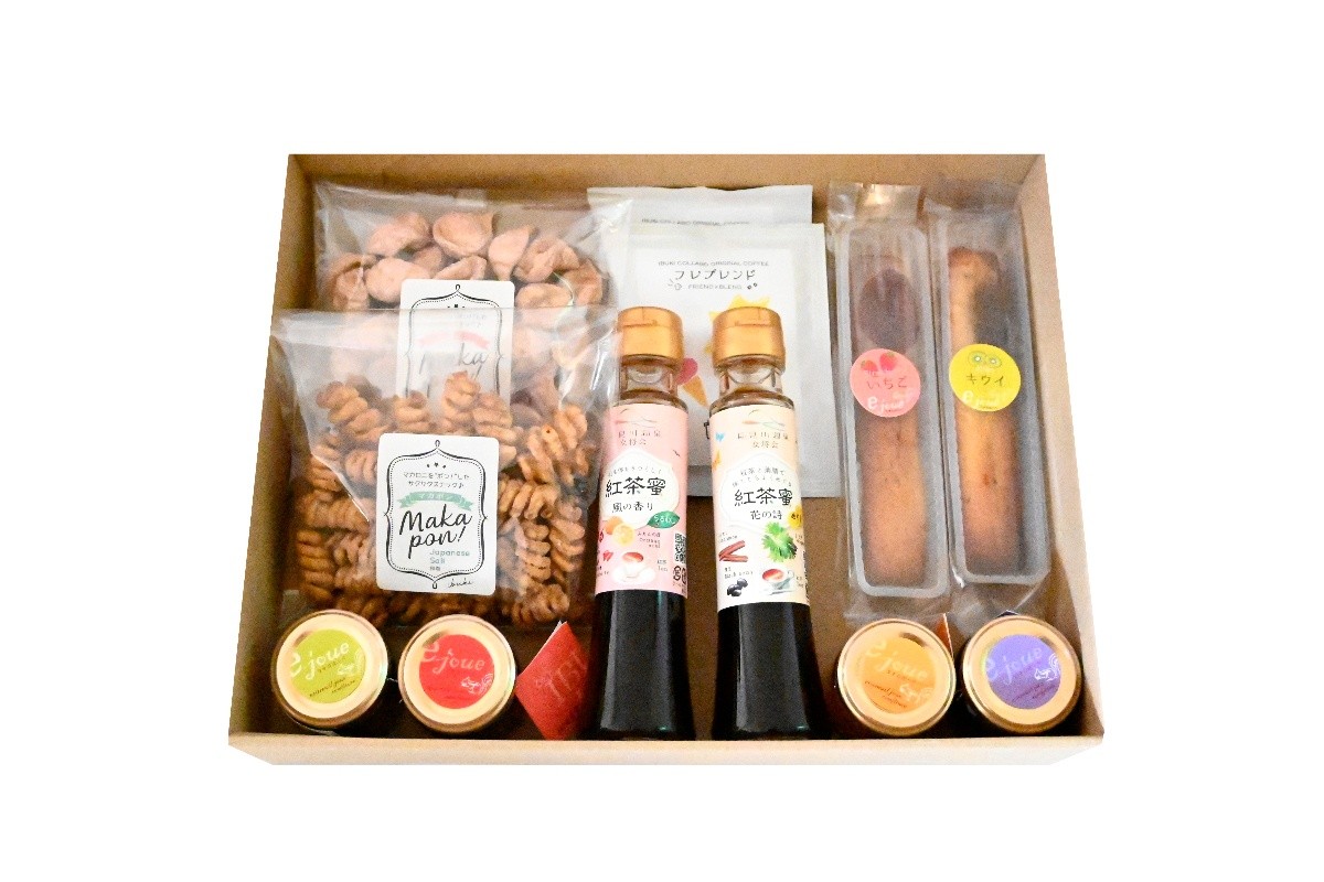 
                  【岐阜のお菓子】ティータイムセット/紅茶蜜/米粉ケーキ/ジャム/マカポン/ドリップコーヒー
                