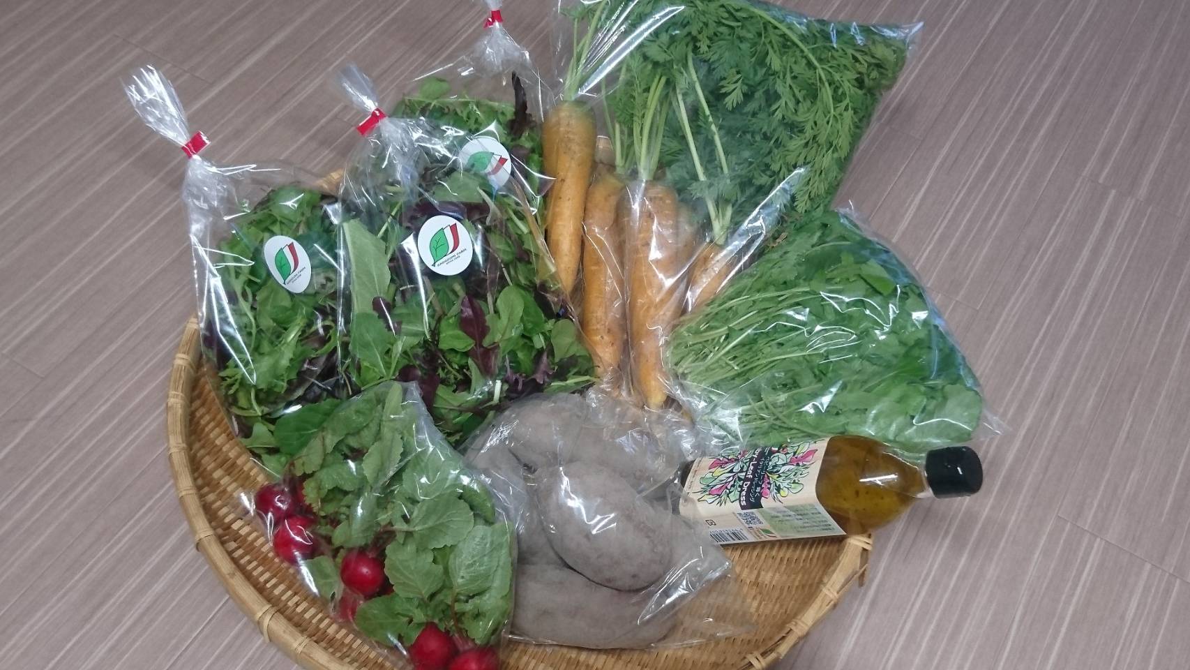 【ふるさと納税】こだわり野菜の詰め合わせセット（お野菜に合うドレッシング付き） | ベビーリーフ 季節の野菜 野菜 やさい 季節 兵庫県 上郡町