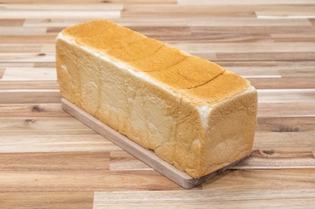 3回定期便：食パン3種食べ比べセット(計16枚）パンド・ミー 全粒粉パン ホテル食パン 【J00003】