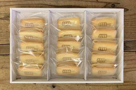 【甘党茶屋京梅園】みたらしバターサンド15個入り［ 京都 お菓子 和菓子 スイーツ 人気 おすすめ おいしい ギフト お取り寄せ 通販 送料無料 ふるさと納税 ］