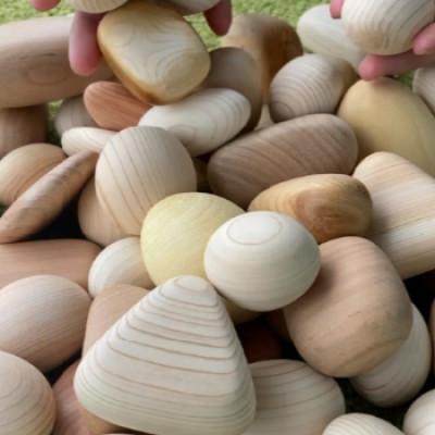 ふるさと納税 三次市 やさしい木のおもちゃプレゼントセットA |  | 03