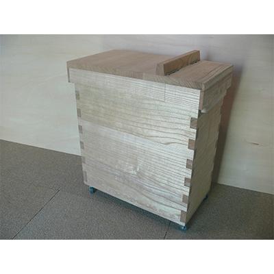 ふるさと納税 加茂市 総国産桐材で作った跳上式蓋30キロ入桐米びつ |  | 02